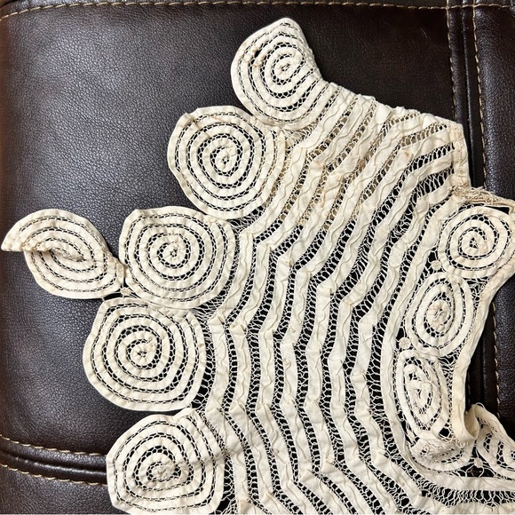 Antique lace collar circles stripes with clip closure - Picture 4 of 8